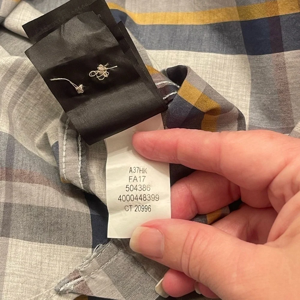 The North Face  Men’s long sleeve plaid button down shirt. SZ L